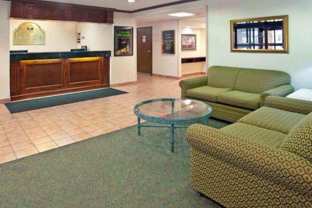 Norwood Inn & Suites Indianapolis East Post Drive Екстериор снимка
