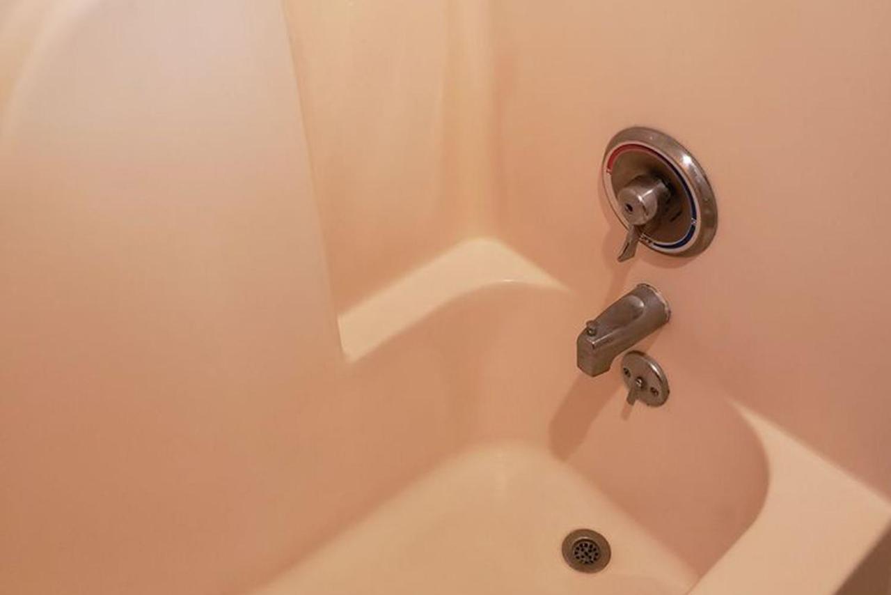 Norwood Inn & Suites Indianapolis East Post Drive Екстериор снимка