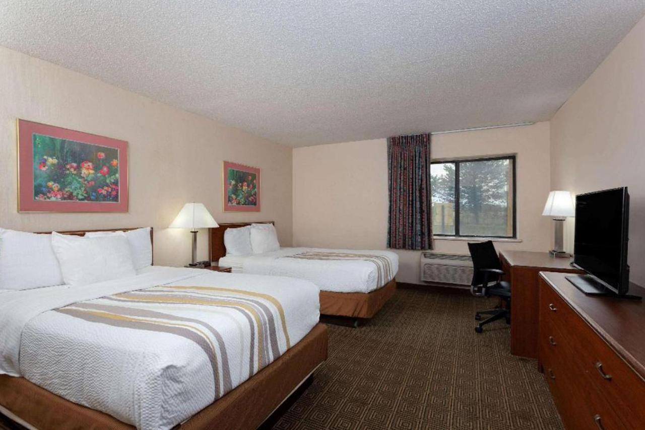 Norwood Inn & Suites Indianapolis East Post Drive Екстериор снимка