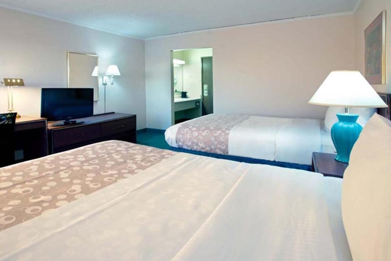 Norwood Inn & Suites Indianapolis East Post Drive Екстериор снимка